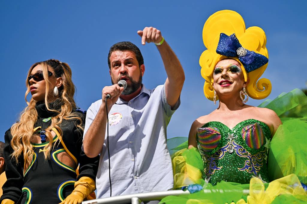 SAO937995.JPG POLARIZAÇÃO - Boulos: candidato de Lula aposta na nacionalização da disputa