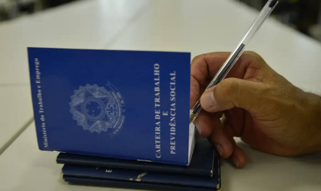 Governador em exercício do Rio antecipa de vez pagamento de servidores, em mais um afago