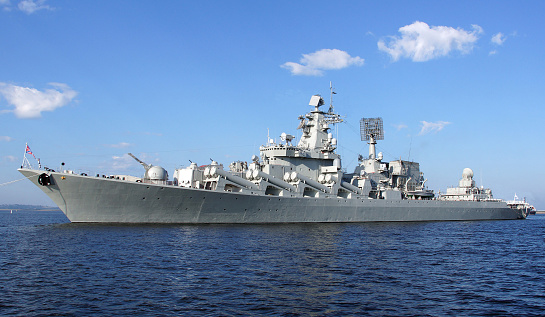 Navio Moskva da marinha russa durante desfile do dia da Marinha. 30/07/2021