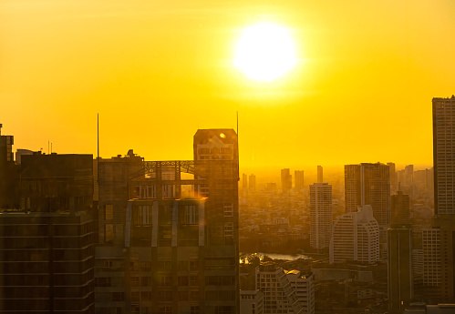 Mudança climática deixou ondas de calor mortais 35 vezes mais prováveis