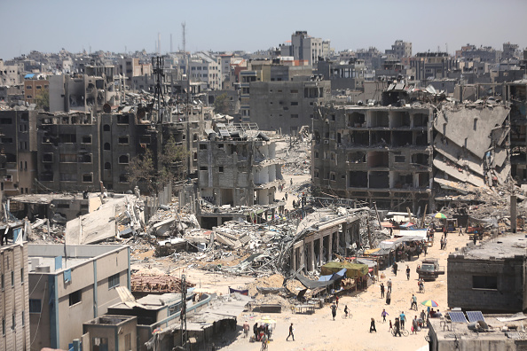 Residências destruídas após um ataque israelense ao campo de refugiados na cidade de Jabalia, Faixa de Gaza. 07/06/2024