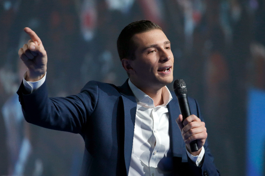 Inabilitação tem teor ‘político’, diz pupilo de Le Pen e plano B da extrema direita na França