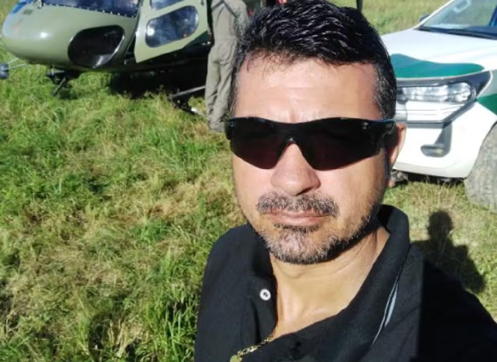 Euripedes Junior (à dir.) e o helicóptero do Pros: suspeita de desvios de R$ 36 milhões