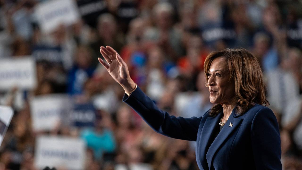 WEST ALLIS, WISCONSIN - JULY 23: Democratic presidential candidate, U.S. Vice President Kamala Harris speaks to supporters during a campaign rally at West Allis Central High School on July 23, 2024 in West Allis, Wisconsin. Harris made her first campaign appearance as the party's presidential candidate, with an endorsement from President Biden. Jim Vondruska/Getty Images/AFP (Photo by Jim Vondruska / GETTY IMAGES NORTH AMERICA / Getty Images via AFP)