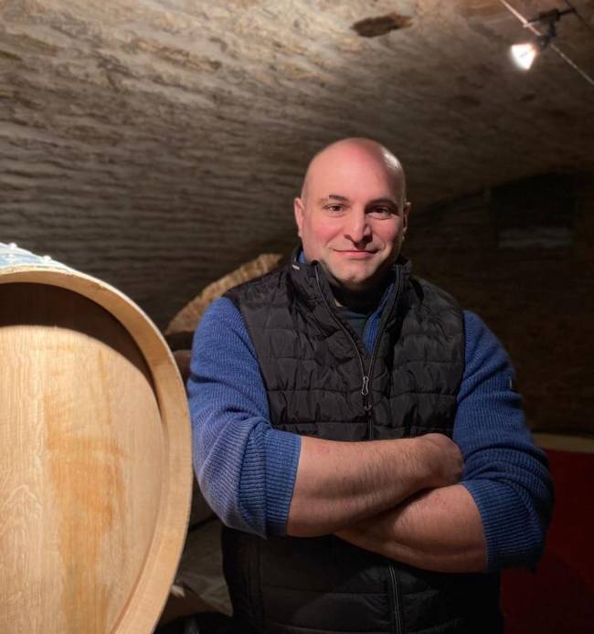 652ebeffcecca03dfaddf98e_perfilArnaudinterna3 O produtor Arnaud Boué: alé,m da Borgonha, trabalhou na Nova Zelândia e África do Sul -