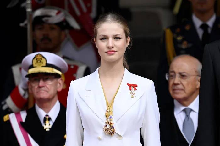 Princesa Leonor desobedece pais e choca família real