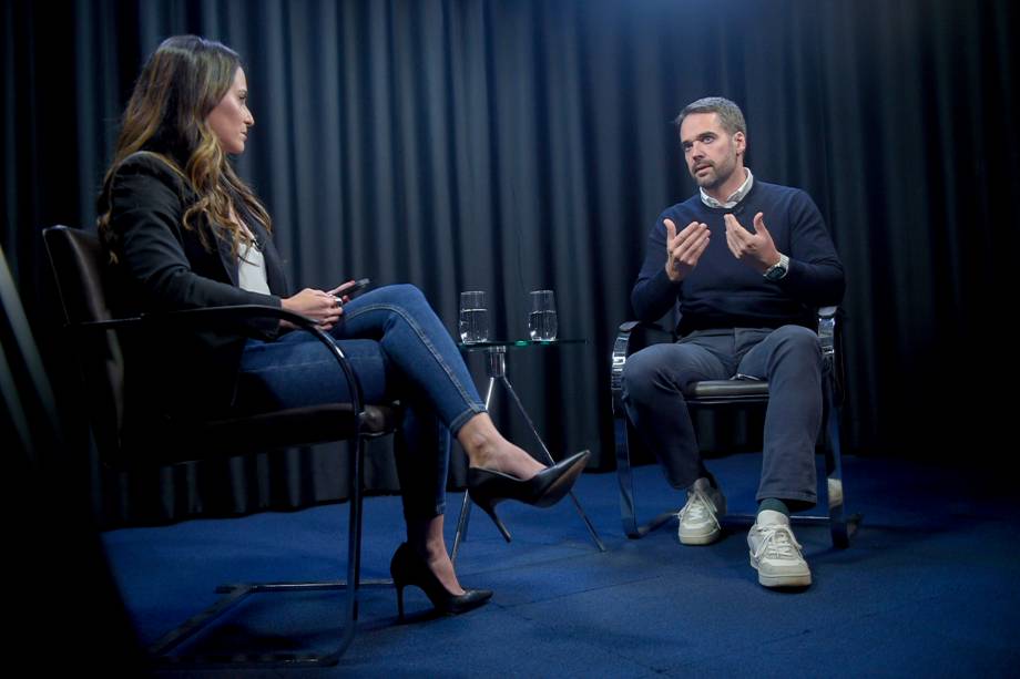 Governador do RS, Eduardo Leite, em entrevista a jornalista Marcela Rahal, no programa Amarelas On Air