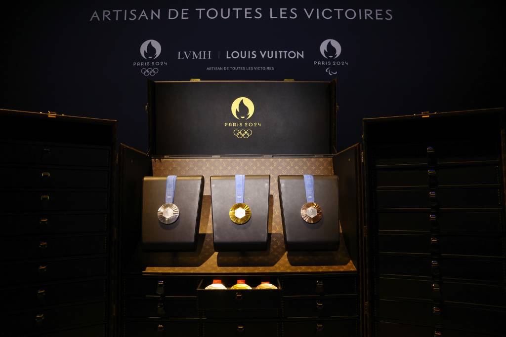 Polêmica em torno das medalhas dos Jogos de Paris abala Comitê Olímpico