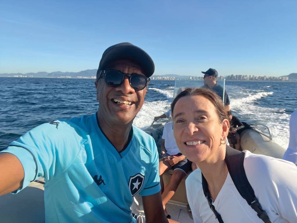Helio de la Peña SORTE - Hélio e a mulher, Ana: oito jubartes em excursão no dia do aniversário