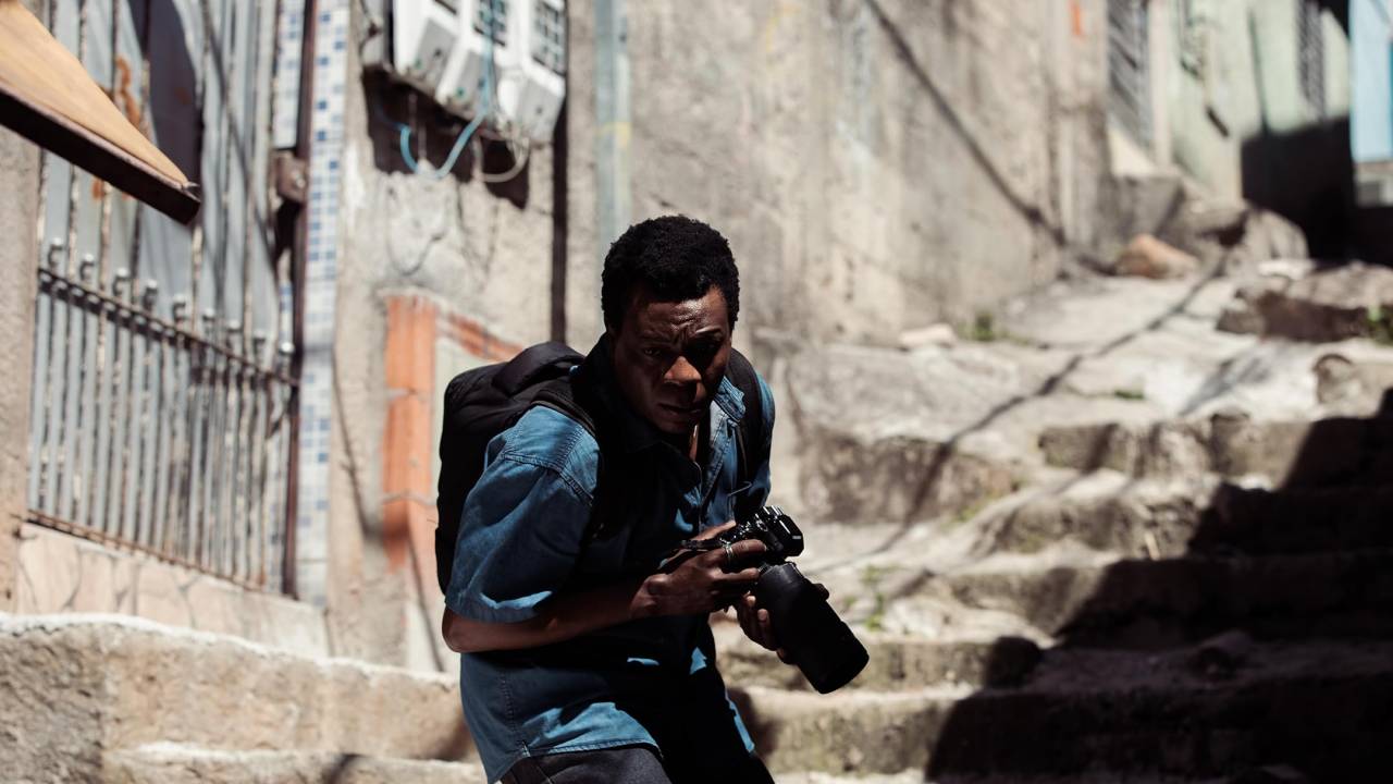 Alexandre Rodrigues volta ao papel de Buscapé em 'Cidade de Deus: A Luta Não Para'
