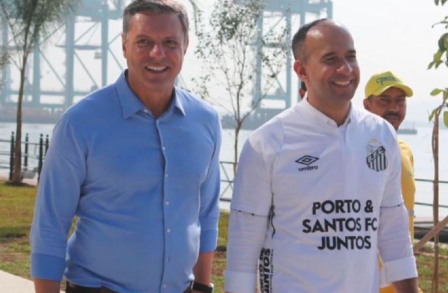 O prefeito de Santos, Rogério Santos (Republicanos), candidato à reeleição, e o ex-prefeito Paulo Alexandre Barbosa (PSDB)