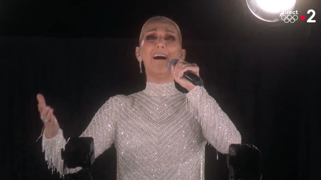 A cantora Céline Dion durante a abertura dos Jogos Olímpicos de Paris 2024