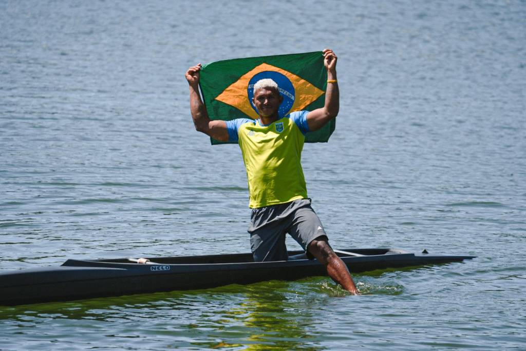O canoísta e medalhista olímpico Isaquias Queiroz O canoísta e medalhista olímpico Isaquias Queiroz