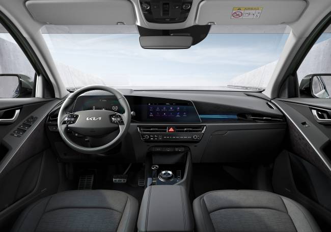 kia-niro-banners-interno-painel Interiro do Kia Niro é espaçoso, com acabamento caprichado e bom pacote tecnológico -