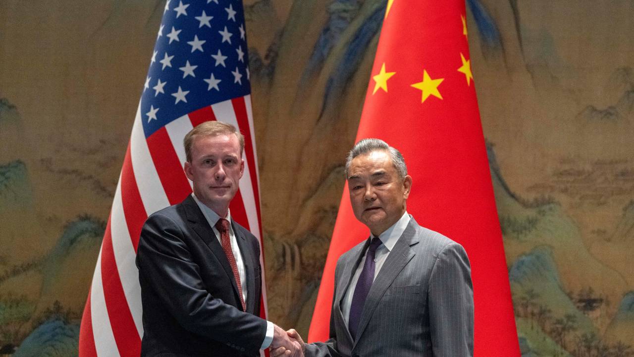 Conselheiro de segurança nacional dos Estados Unidos, Jake Sullivan, se encontra com o Ministro das Relações Exteriores chinês, Wang Yi, em Pequim. 27/08/2024