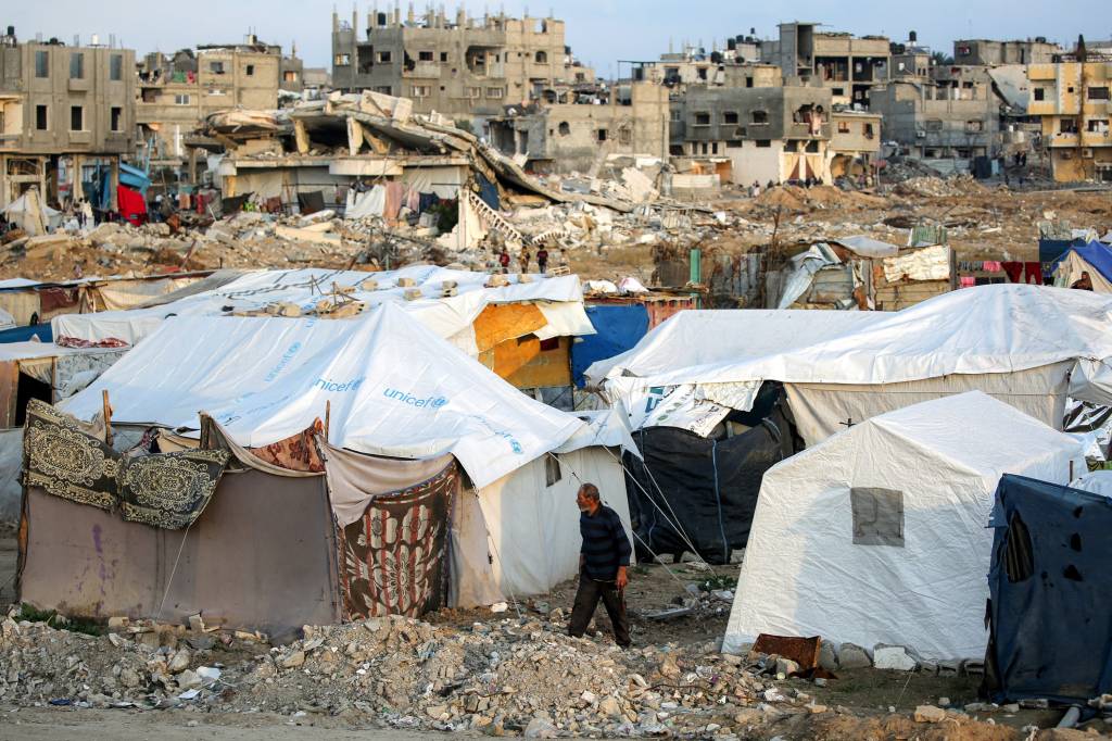 Em um ano de guerra, expectativa de vida em Gaza caiu pela metade, mostra estudo