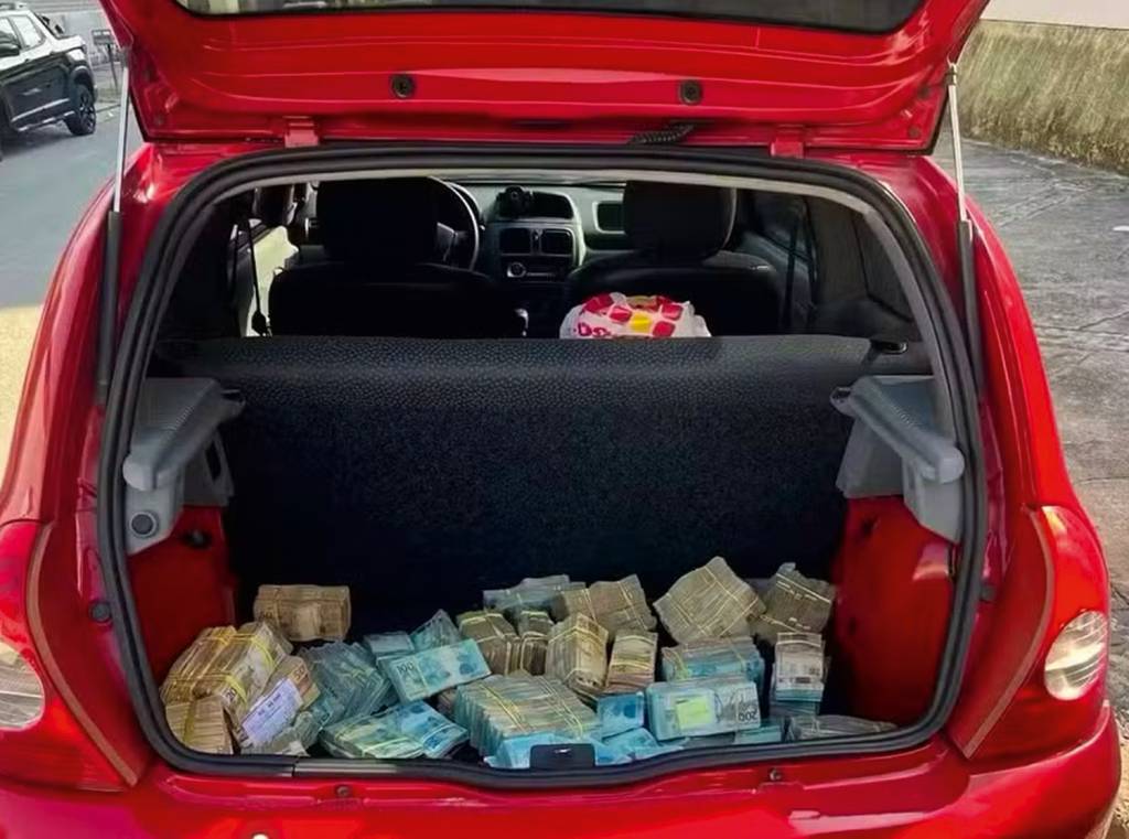 1D-(2)-2—OPERACAO-POLICIAL—CARRO-ABANDONADO-1-MILHAO-frame-insta-e.jpg DINHEIRAMA - Apreensão em São Luís: ex-assessores do prefeito envolvidos