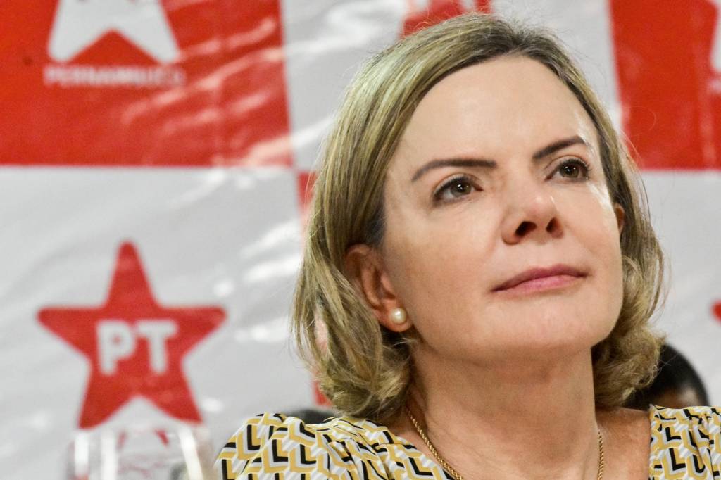 2438351_fotoarena.jpg FICÇÃO - Gleisi sobre a Venezuela: “Jornada pacífica, democrática e soberana”