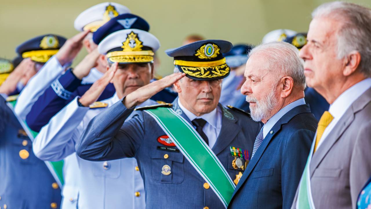 INCÔMODO - Os atuais comandantes: grupo de trabalho vai apresentar alternativas para revisão de privilégios