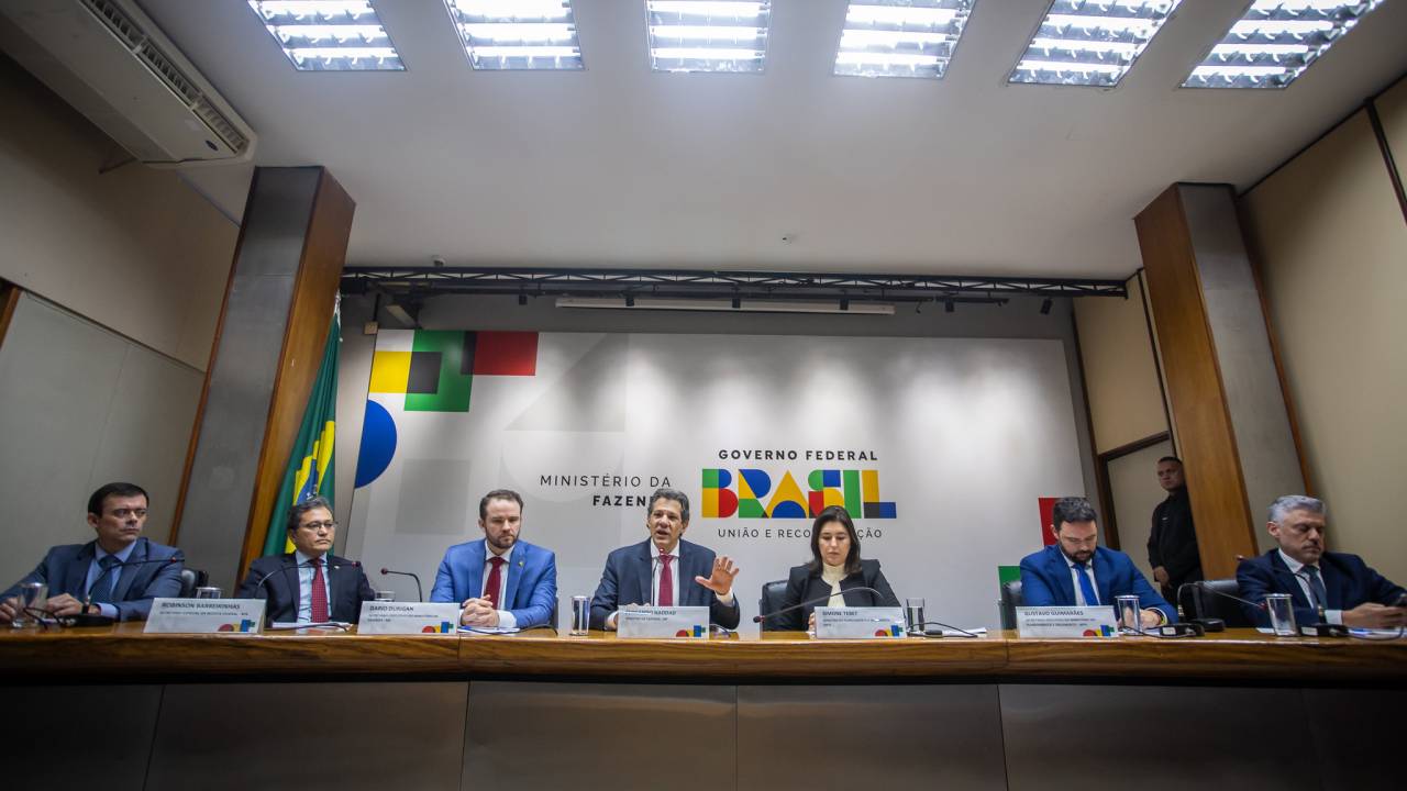 Fernando Haddad, Simone Tebet e equipe do Ministério da Fazenda