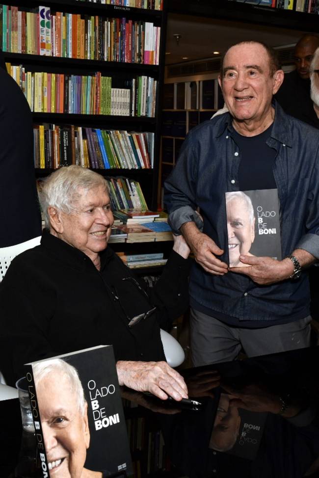 _DSC9228 – Boni e Renato Aragão – LIVRO BONI – AGOSTO 2024 -CG .
