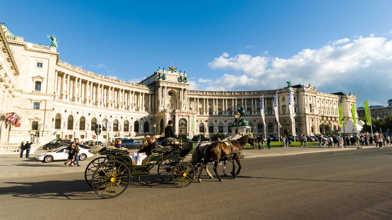 CALMA E BELEZA - Palácio imperial em Viena: lições do passado bem aproveitadas e aperfeiçoadas no presente