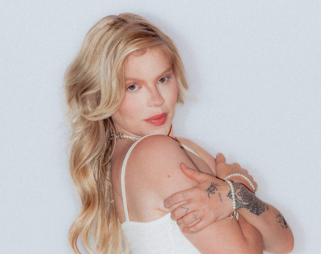 Luísa Sonza faz de traição piada em campanha de fast food