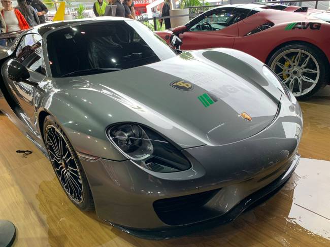 Porsche 918 Spyder –