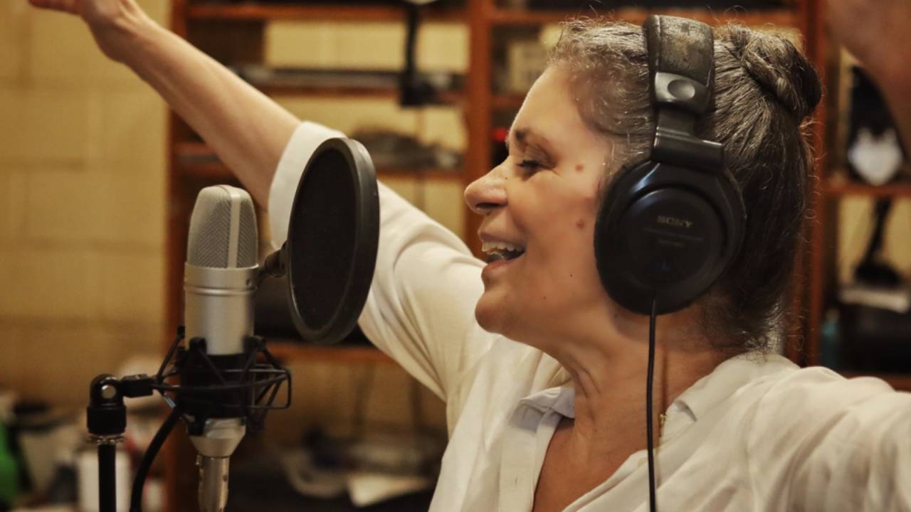 De acordo com a artista, a obra promete conquistar os fãs