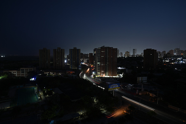 Venezuela registra apagão nacional e governo fala em ‘sabotagem’ da oposição