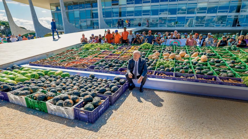 Consumo das famílias cresce 0,1% com PIB em ritmo fraco no terceiro trimestre