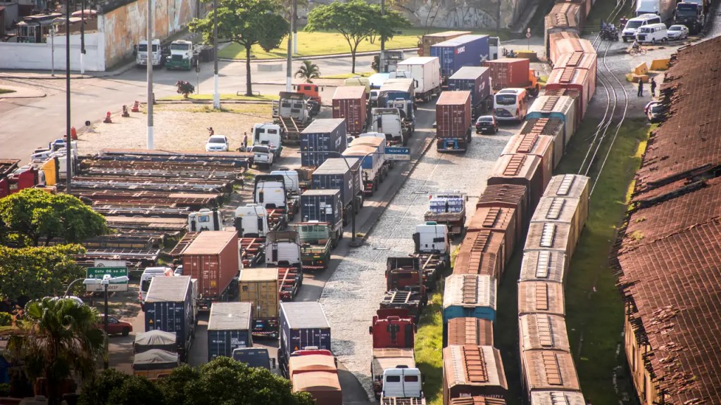 Descarbonizar transporte de cargas exigirá R$ 3,4 trilhões até 2050