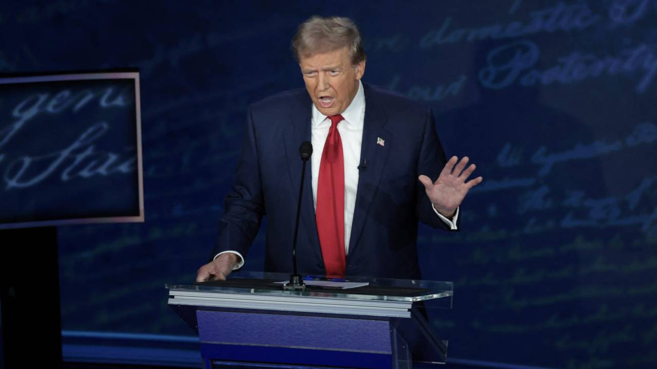 Donald Trump durante debate com Kamala Harris