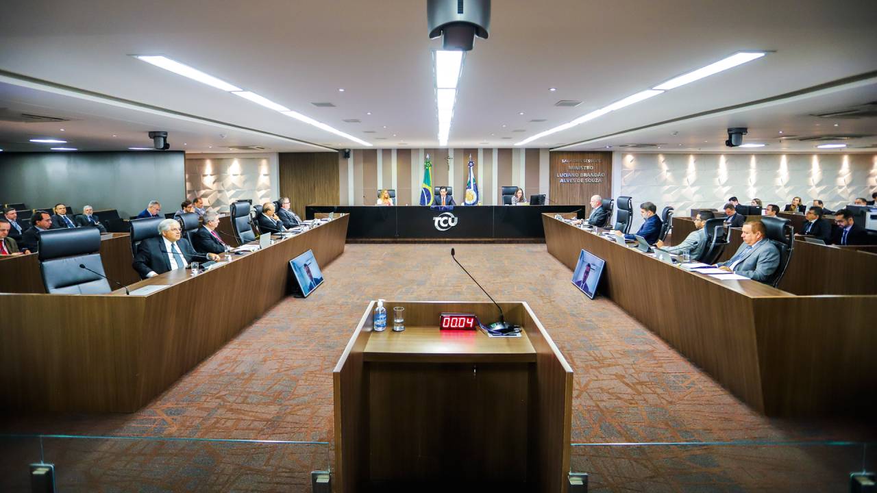PRERROGATIVAS - Plenário do TCU: ministro pode paralisar obras, desfazer licitações e fustigar autoridades