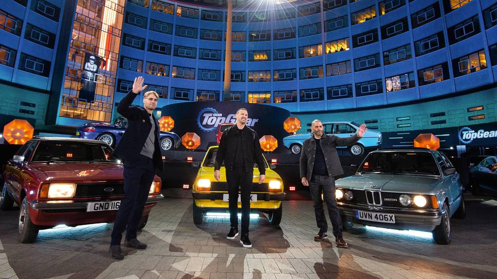 3—MV5BMTc0YTZiODYtOGYxNi00ZjU4LTlkYmItYTc5ZGYzMDBhZjY0XkEyXkFqcGc@._V1_.jpg LARGADA - Top Gear, programa da BBC: estreia em 1977