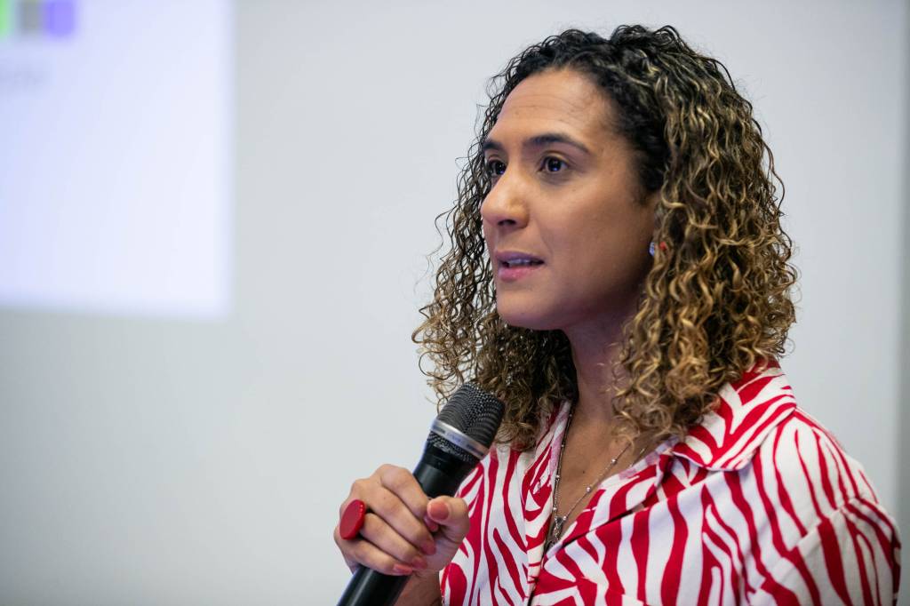 “A gente segue, apesar de tudo”, diz Anielle Franco em discurso no MJ