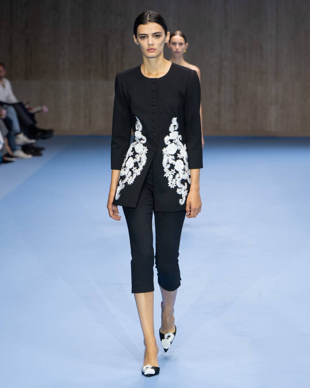 Carolina Herrera SS25 v2 08 (2) Desfile Carolina Herrera verão 2025