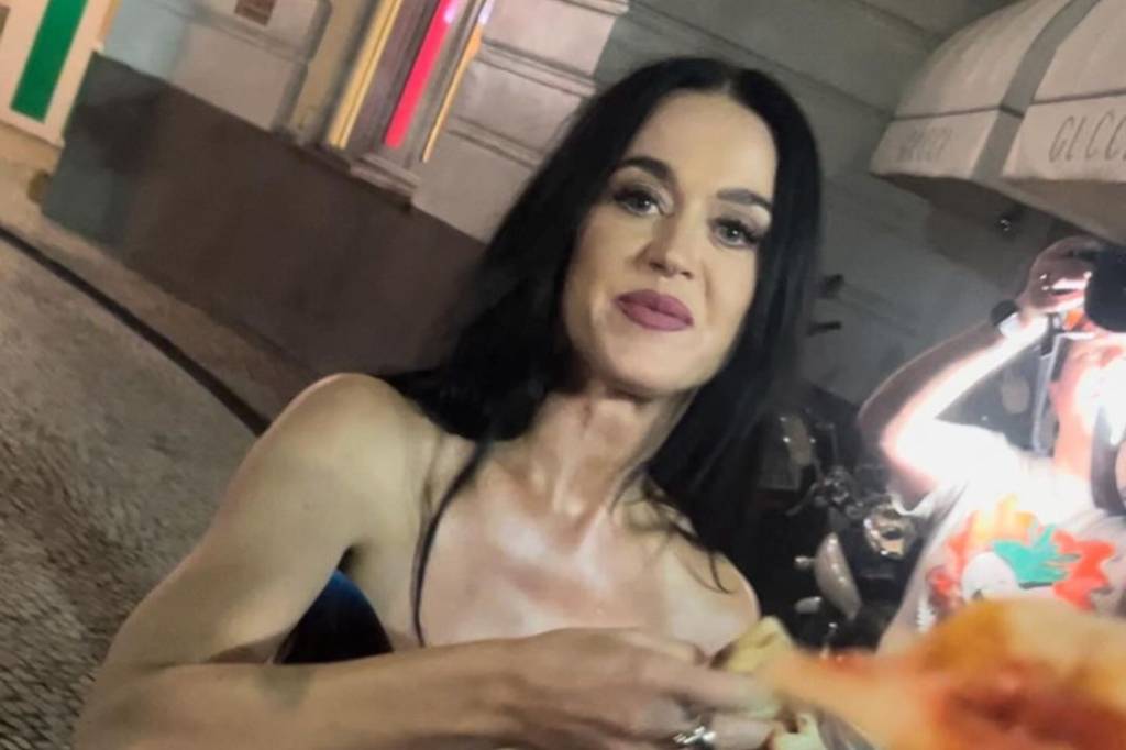 O quitute bem carioca que Katy Perry deu aos fãs em porta de hotel