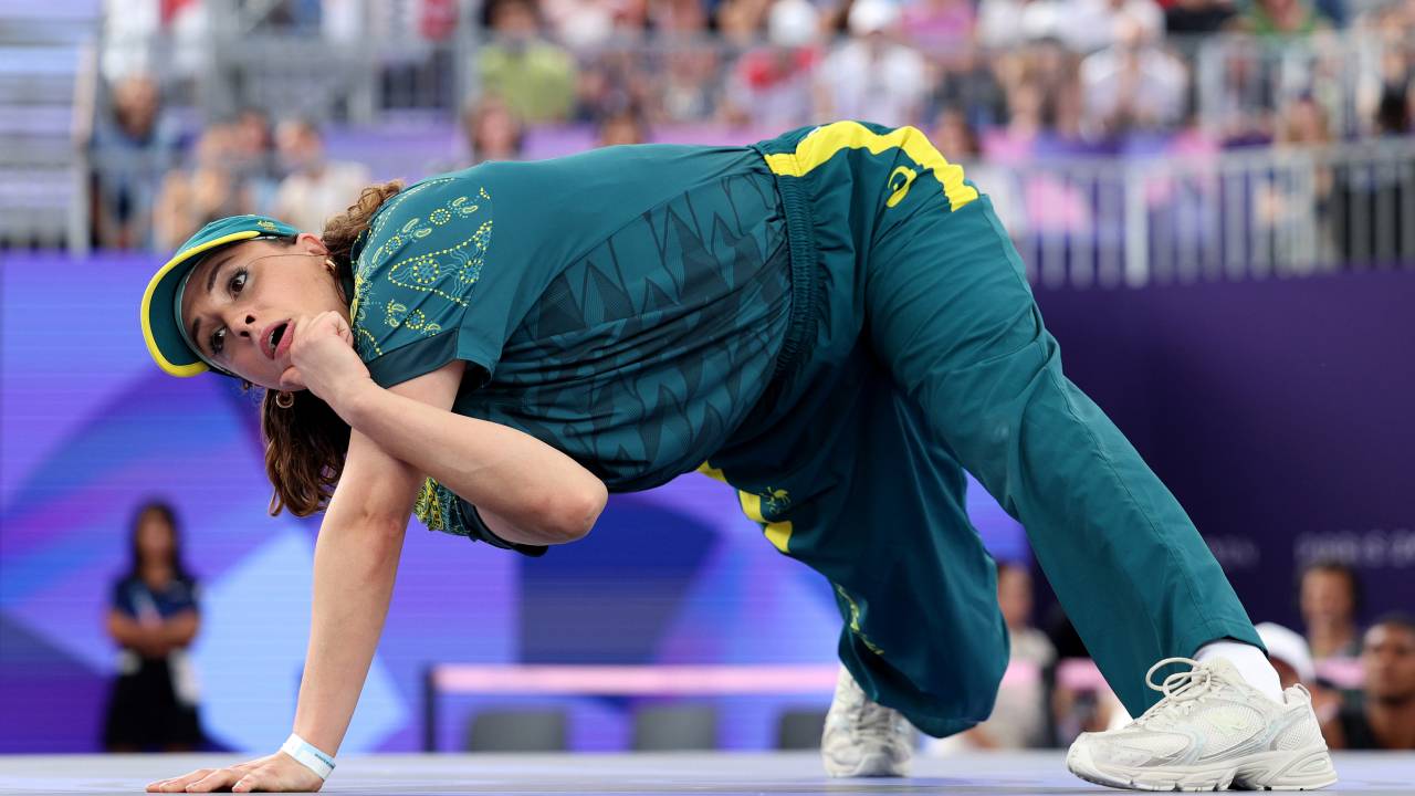 PARIS, FRANCE - AUGUST 09: B-Girl Raygun of Team Australia competes during the B-Girls Round Robin - Group B on day fourteen of the Olympic Games Paris 2024 at Place de la Concorde on August 09, 2024 in Paris, France. (Photo by Elsa/Getty Images)