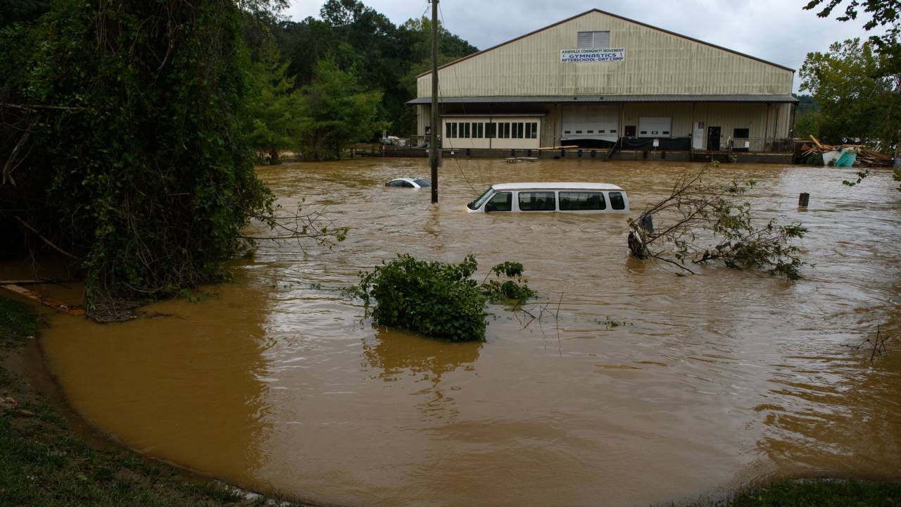 Fortes chuvas do furacão Helene causaram inundações e danos recordes em Asheville, Carolina do Norte. 28/09/2024