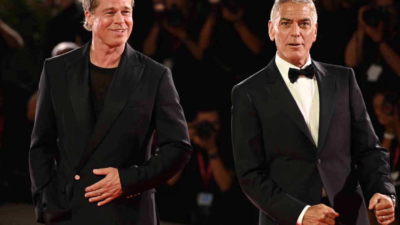 Simpatia e elegância: Brad Pitt e George Clooney no Festival de Veneza
