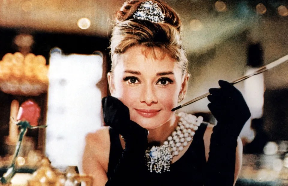 Audrey Hepburn no filme "Bonequinha de Luxo", de 1961, baseado em novela de Truman Capote -