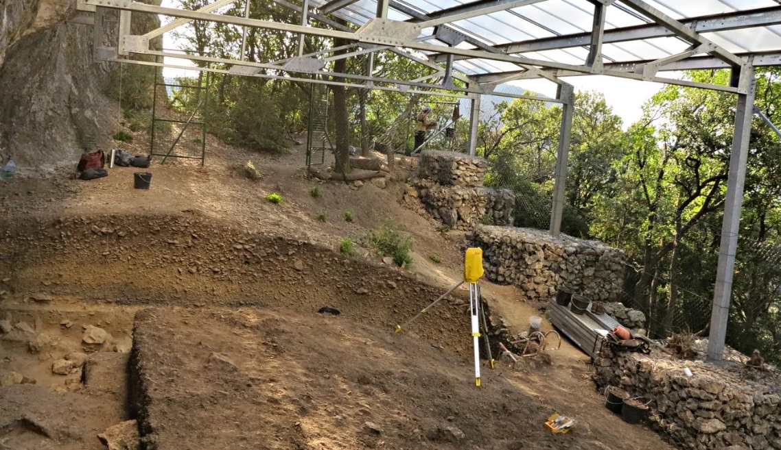 Caverna em que a descoberta foi feita na França -