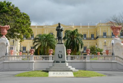 MUSEU NACIONAL - Seis danos da tragédia: diretor pede doações