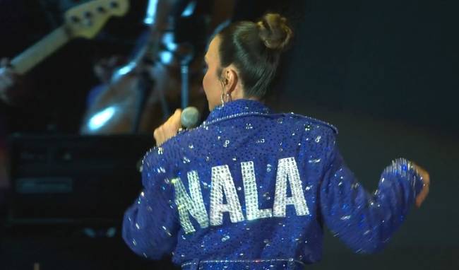ivete-nala Ivete Sangalo faz homenagem à Iza com nome da filha na roupa