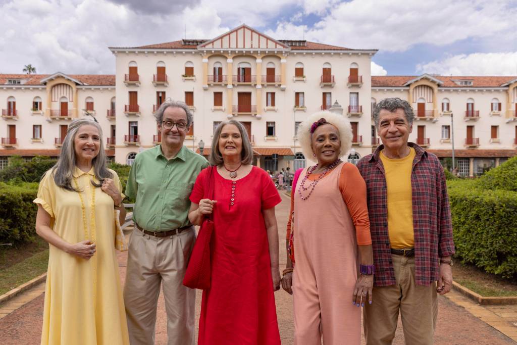 turmona Malu Valle (Magali), Daniel Dantas (Cebola), Louise Cardoso (Mônica). Dhu Moraes (Milena) e Paulo Betti (Cascão) em 'Turma da Mônica - Origens' -