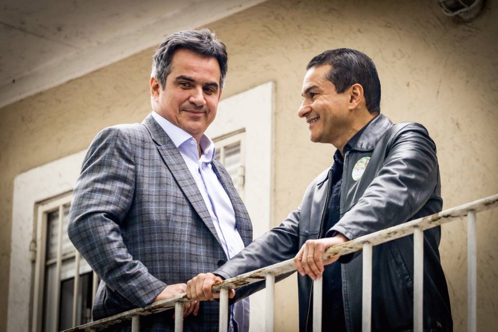 2275406_fotoarena.jpg CONCHAVO - Ciro e Marcos Pereira: caciques querem unir PP e Republicanos