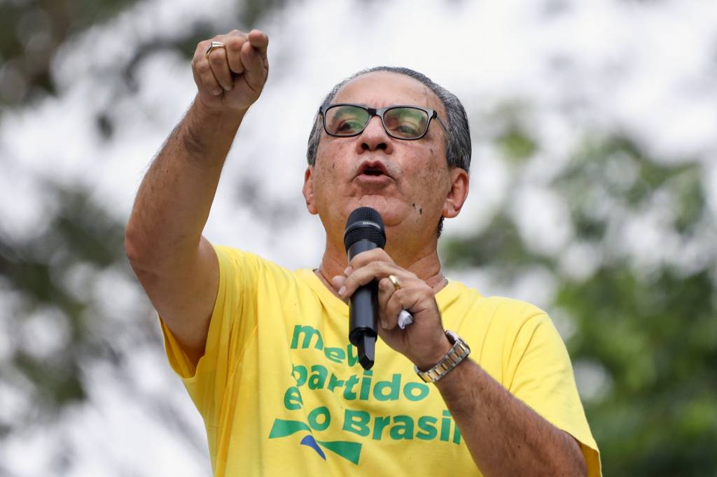 27713784-high.jpeg BRONCA - Silas Malafaia, amigo pessoal que não poupa críticas a posturas do ex-presidente na eleição: “Que líder é esse?”