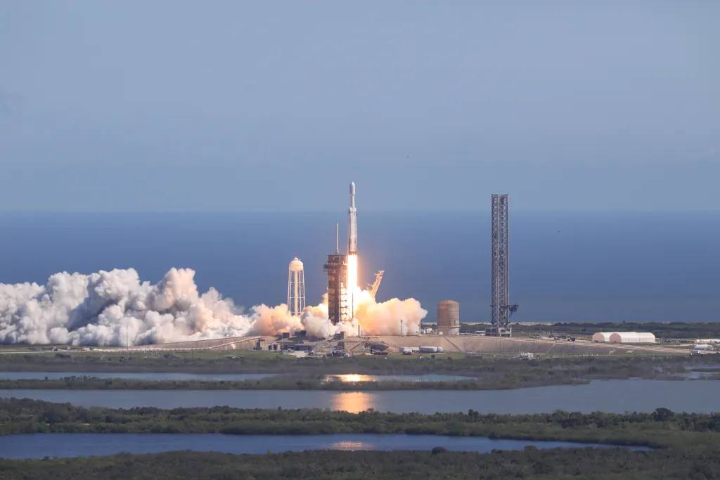 Nasa lança com sucesso missão que buscará sinais de vida em lua de Júpiter
