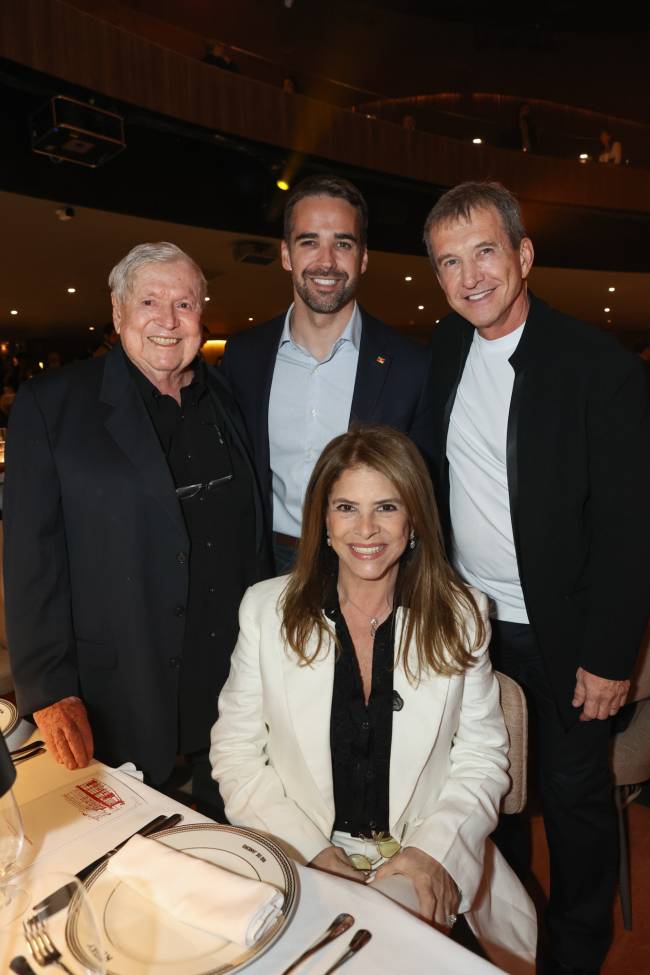 Boni, Eduardo Leite, Dody Sirena e Lou Oliveira Boni, Eduardo Leite, Dody Sirena e Lou Oliveira